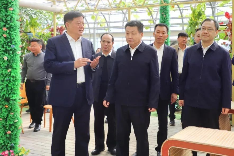 濟(jì)寧市人大常委會(huì)副主任林晉一行到南陽湖農(nóng)場調(diào)研